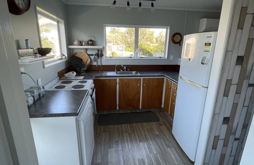 Waihi Beach Cottage | Cute, well equipped beach house, close to town and beach