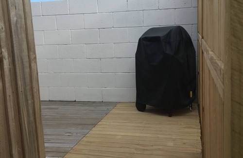 Mount Maunganui Cabin | Cute Wooden Cabin private setting.