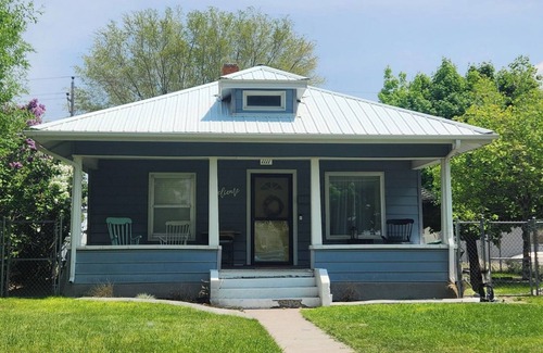 Burley House | Cutecountyfair house, 3 bdrms,fenced back yard and close to all needs in Burley.