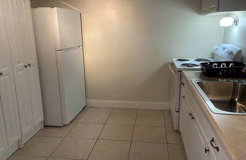 Gulfport Cottage | Cutest Cottage in Gulfport - 3 minutes from Art District!