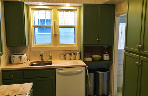 Grand Haven Cottage | Cutest Cottage Near Beach! 135 Summers Old! Walk Everywhere!