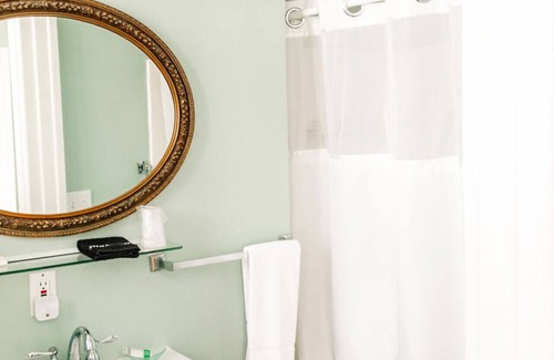 Edenton Bed & Breakfast | Cutlass Room - Captain's Quarters Inn, Downtown Historic Edenton