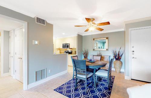 Harbour Town Apartment | Cutter Court 923