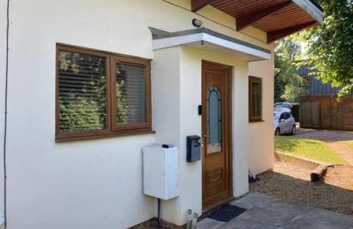 Rugby Apartment | CV225AA 1 Bedroom-Near Rugby School-Ground Floor-WiFi-Self Check In