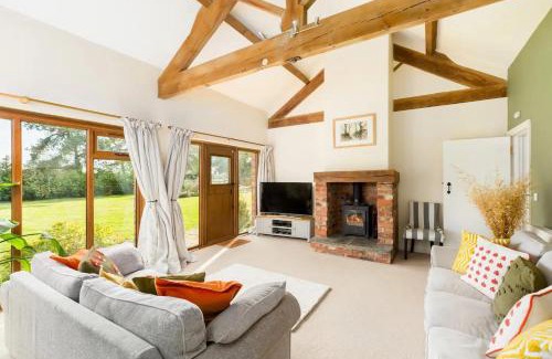 Uckington House | CV35 8AT The Barns Hampton Lucy · Peaceful 2Bed Retreat in Hampton Lucy Parking Pass The Keys