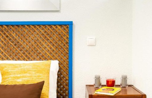 Carcavelos Apartment | CVELOS Carcavelos Exquisite Retreat Near the Beach