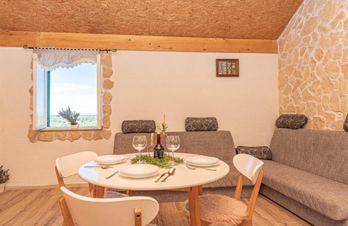 Lozovac Apartment | Cvit od kamena