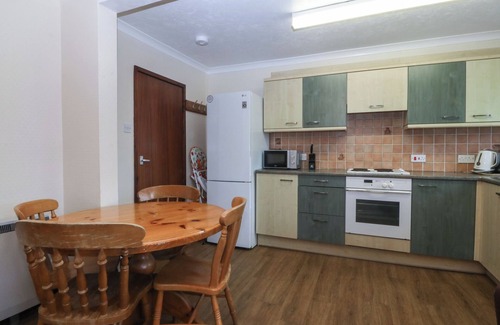 Rhyd-y-clafdy Cottage | CWELLYN, pet friendly, with pool in Pwllheli