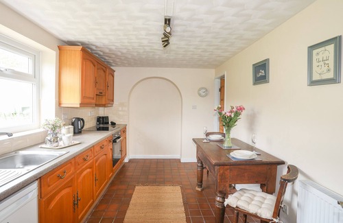 Rhyd-y-clafdy Cottage | CWM CEILIOG ANNEX, pet friendly, character holiday cottage in Trefor