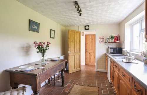 Rhyd-y-clafdy Cottage | CWM CEILIOG ANNEX, pet friendly, character holiday cottage in Trefor