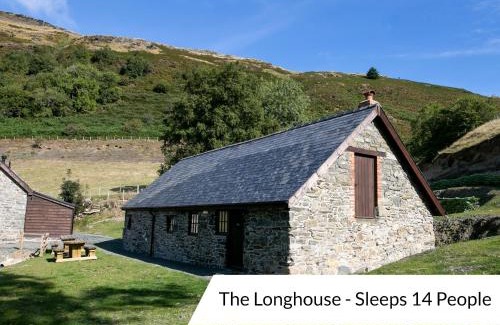 Rhayader House | Cwm Clyd Longhouse