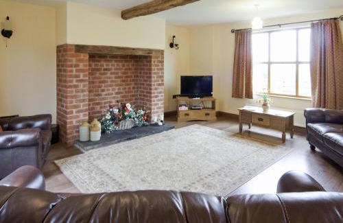 Newtown House | Cwm Corn Barn - Hw7662