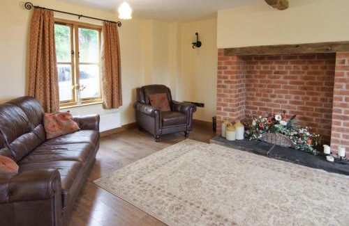 Newtown House | Cwm Corn Barn - Hw7662