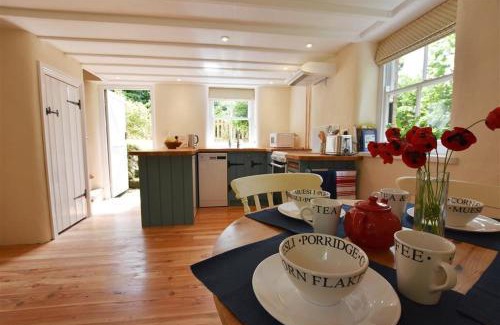 Fishguard House | Cwmbrandy Cottage