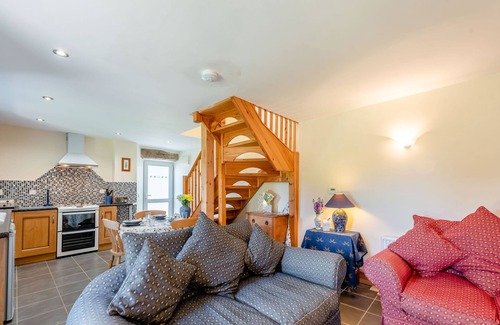 Newcastle Emlyn Cottage | CWMDU COTTAGE, character holiday cottage in Newcastle Emlyn
