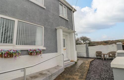 Burry Port House | Cwtch Ar Y Mor