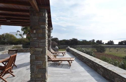 Paros Apartment | Cycladic home in Kampos by GHH