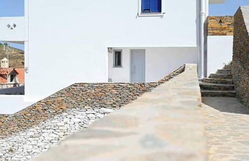 Kanala House | Cycladic Nest in Dryopidann