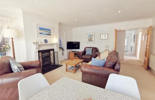 Trearddur Bay House | CYNEFIN- 3 Bed, 2 Bath-1 x En-Suite, DETCAHED BUNGLAOW- PET FRIENDLY