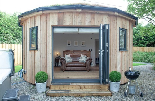 Bude Cabin | Cynefin Roundhouse - A luxury cabin exclusive for couples with hot tub.