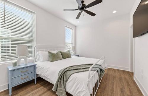Lafayette Villa | Cypress House*Cozy, Chic, and yours to book now!