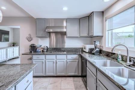 Southwest Anaheim House | Cypress Villa Disneyland 8 Bedroom 4Bath Pool Game