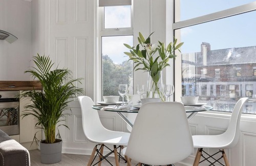 Belfast Apartment | Cyprus View Apartment 2