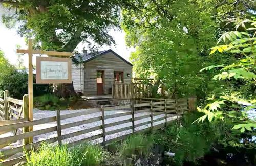 Llanfor House | Cysgod Bach Cottage