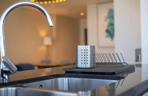 Dubai Media City Apartment | Czechin - Avani Palm View Tower