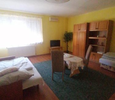 Mezohegyes House | Dékány vendégház