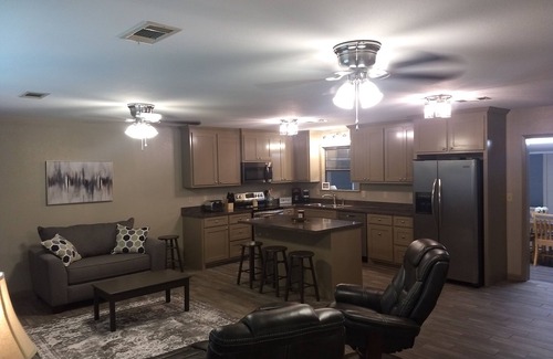 Mount Ida House | D and T Retreat. Beautiful home near lake Ouachita, hiking, crystal mines.