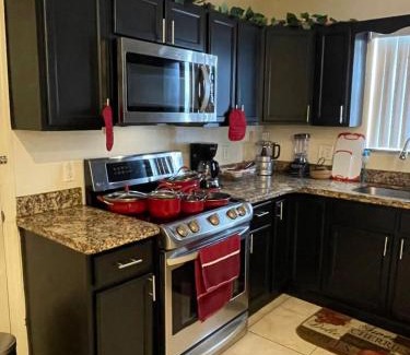 Highland Garden House | D&B Paradise Near Airport and Beaches