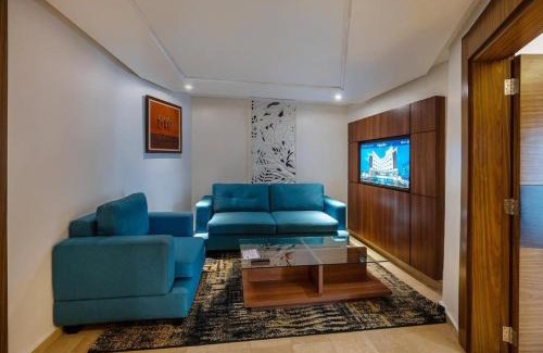 South West Hotel | D Belwood suites Near Airport