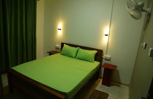 Anuradhapura Hotel | D Family Residence