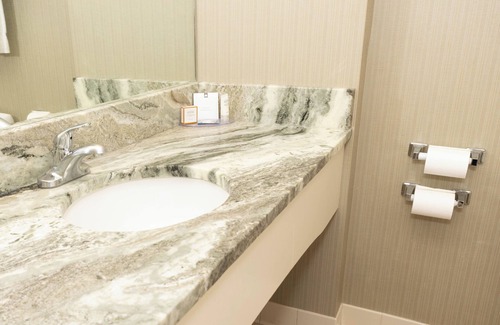 Holyoke Hotel | D. Hotel Suites & Spa
