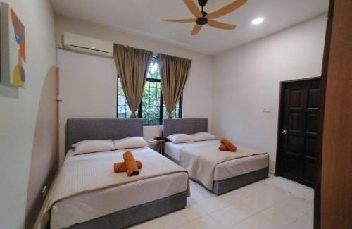 Kuantan House | D'Laman Tok Sira 30Pax 5R3B with Olympic size private pool
