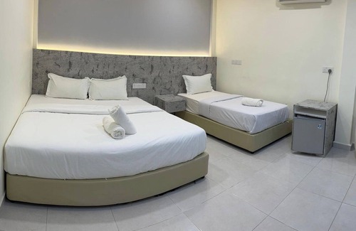 Lubok Buaya Hotel | D'Lima Beach Inn