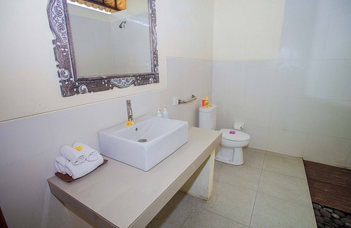 Mushroom Bay Bed & Breakfast | D'Muncuk Huts Lembongan
