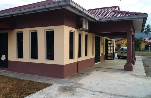 Kuala Teriang Ski Chalet | D,Reena homestay & chalet