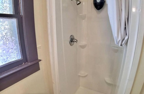 Eureka Springs Apartment | D'vinery Rock Cottage/#6