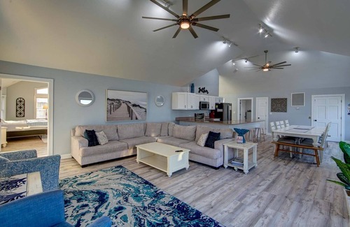 Tuckahoe House | D0133, New Furniture!, Gorgeous, Private Pool, Hot Tub, Pets, Elevator