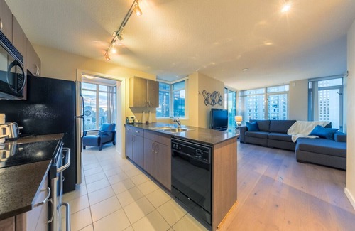 Central Condo | D2 -1 Bedroom in the Heart of Downtown