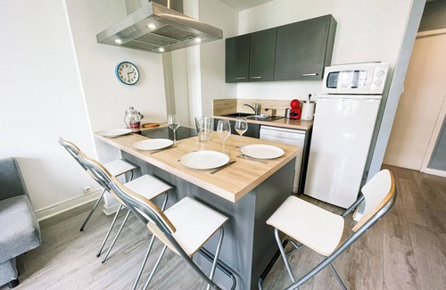 Quartier Hyper-Centre Apartment | #D5 | Blue Lagoon 🩵| T3 Sleeps 6 | Caserne de Bonne
