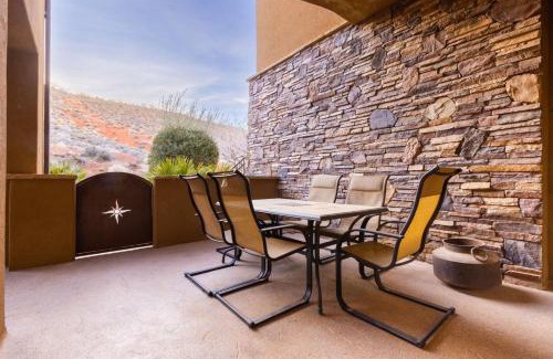 St. George Hotel | D5-Coral Springs Poolside-Ground Floor 3-bedroom Hillside View
