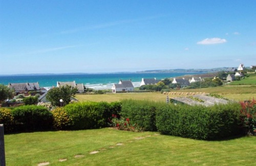 Plomodiern Villa | D6804 - VILLA SEA VIEW, CLOSED GARDEN, CLOSE TO THE BEACH IN BAIE DE DOUARNENEZ