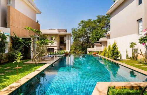 Reis Magos Apartment | Da Alohas Hibiscus Oasis Pool Facing Candolim