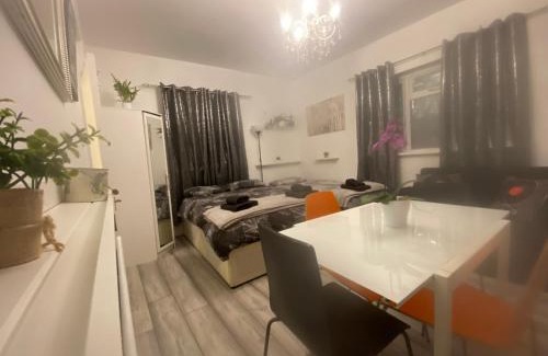 Canning Town North Apartment | Da Giuseppe London