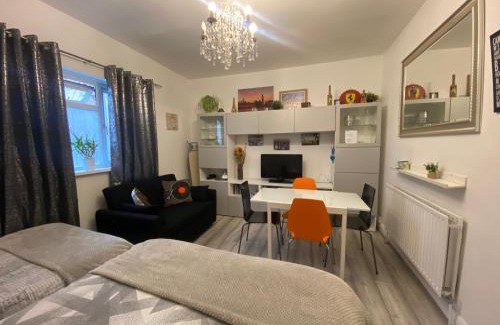 Canning Town North Apartment | Da Giuseppe London