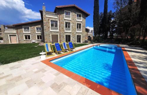 Grosseto Apartment | Da Ilaria primo piano di villa con piscina e parcheggio