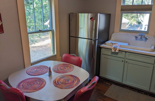 Downtown Cottage | Da Princess Inn - Walk to Downtown